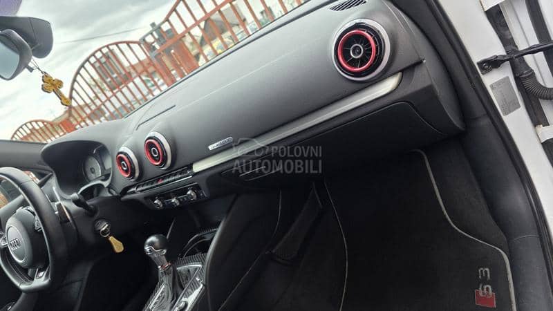 Audi S3 S-TRONIC QUATTRO