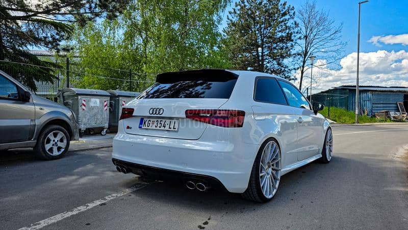 Audi S3 S-TRONIC QUATTRO