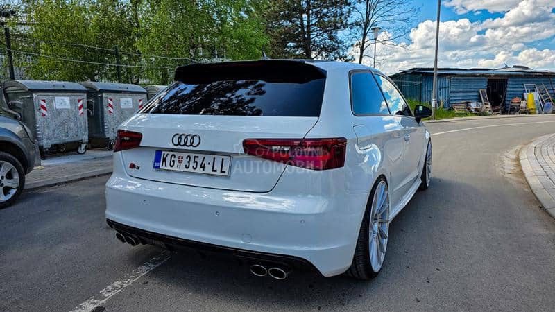 Audi S3 S-TRONIC QUATTRO