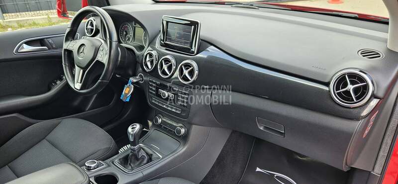 Mercedes Benz B 180 