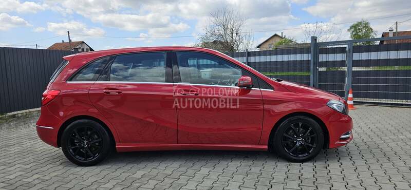 Mercedes Benz B 180 