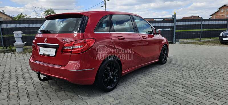 Mercedes Benz B 180 
