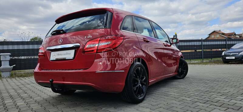 Mercedes Benz B 180 