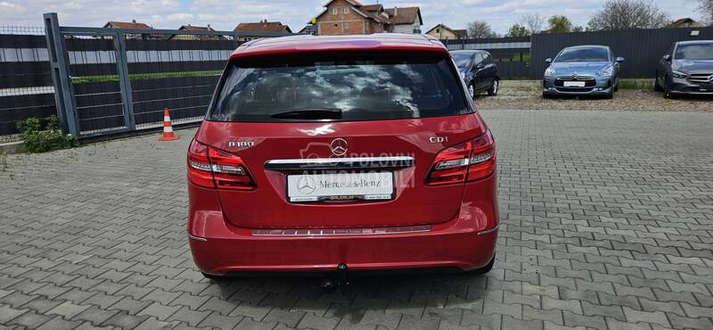 Mercedes Benz B 180 