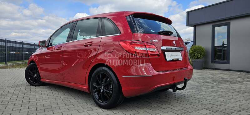 Mercedes Benz B 180 