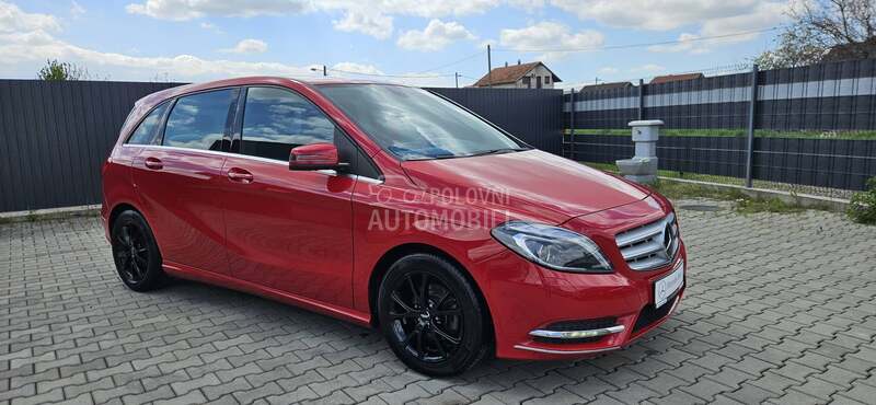 Mercedes Benz B 180 
