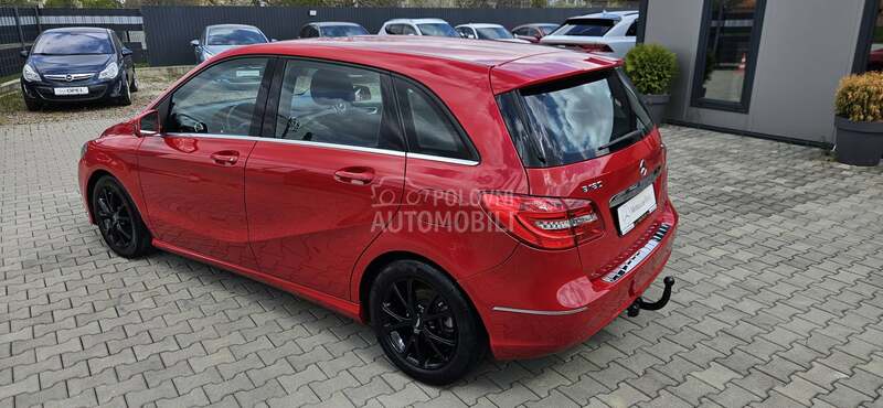 Mercedes Benz B 180 