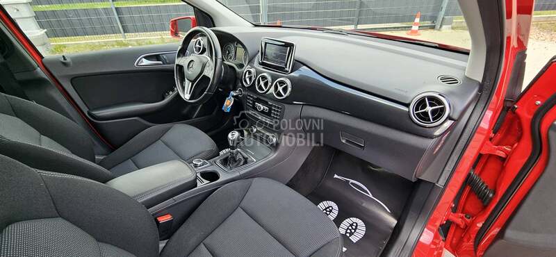 Mercedes Benz B 180 