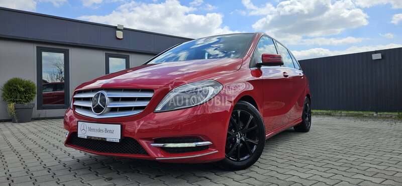 Mercedes Benz B 180 