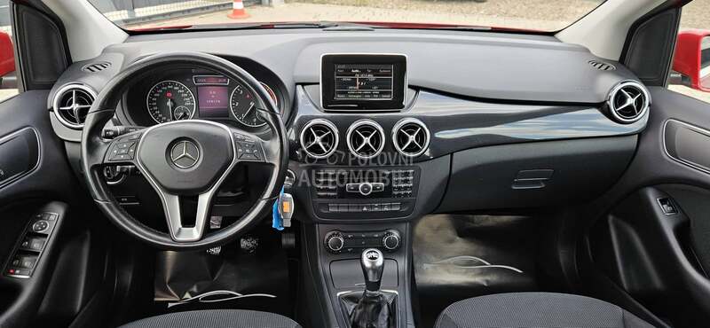 Mercedes Benz B 180 