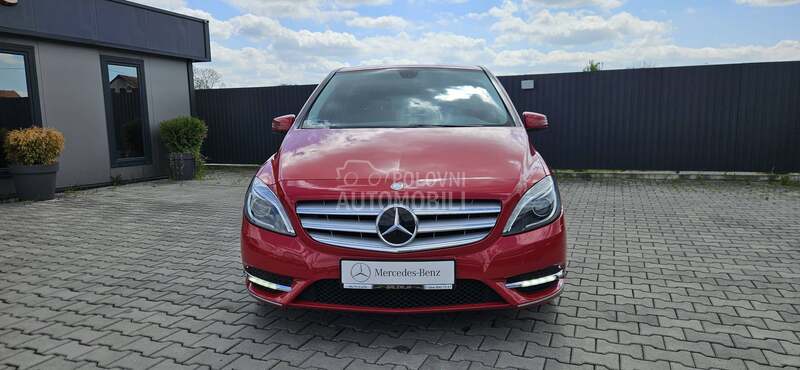 Mercedes Benz B 180 