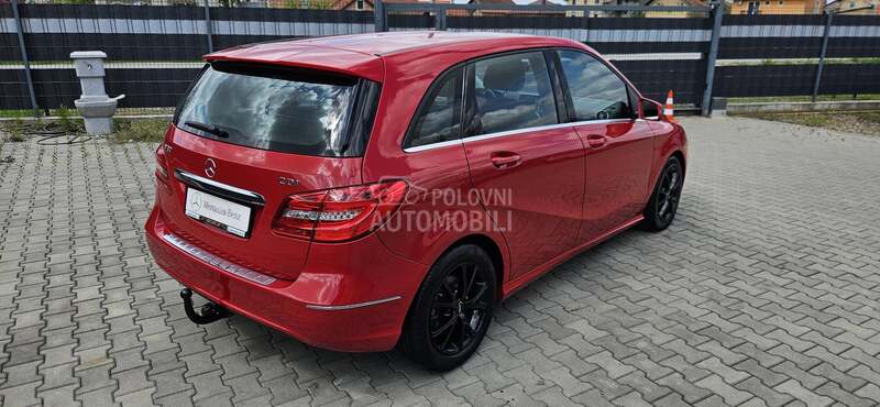 Mercedes Benz B 180 