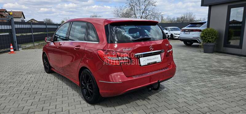 Mercedes Benz B 180 