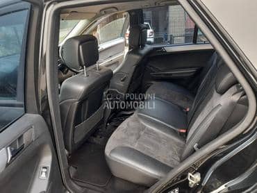 zadmja klupa sedista za Mercedes Benz ML Klasa od 2004. do 2010. god.
