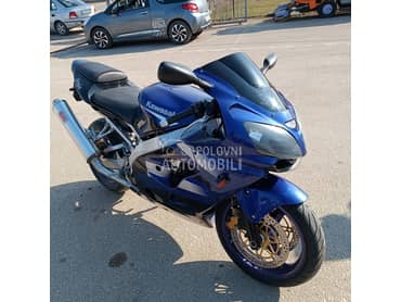Kawasaki ZX9R