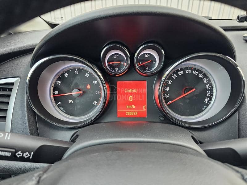Opel Astra J 1.4b TURBO SPORT