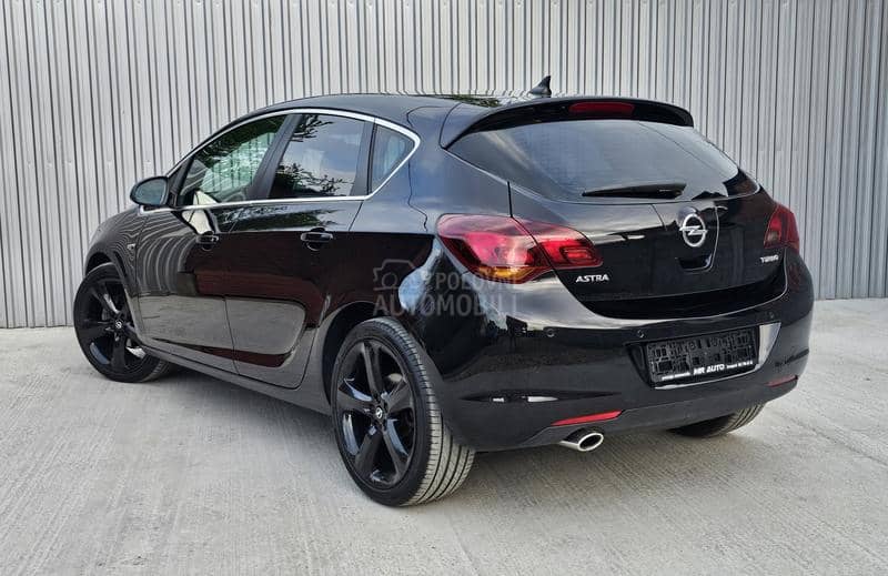 Opel Astra J 1.4b TURBO SPORT