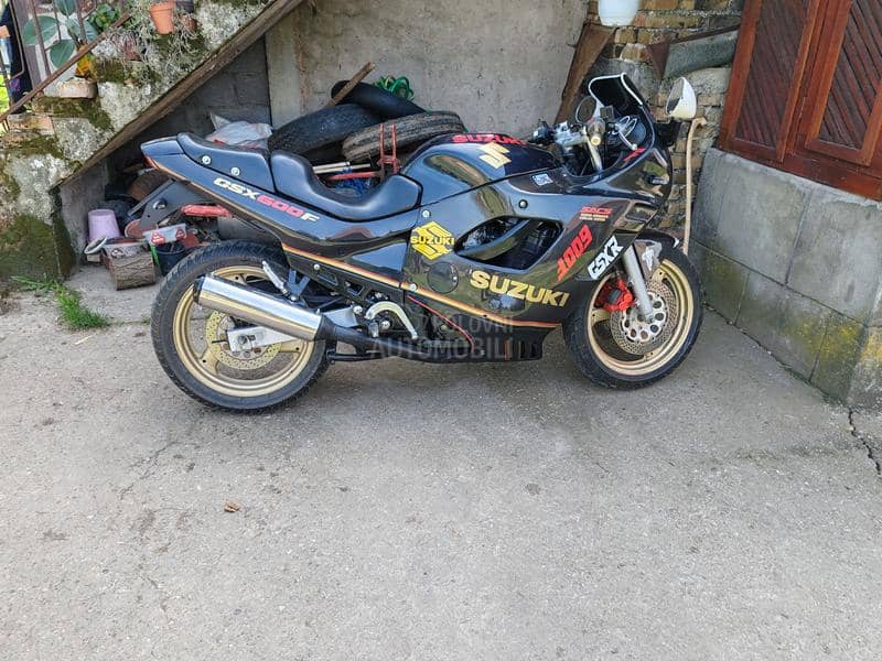 Suzuki gsxf