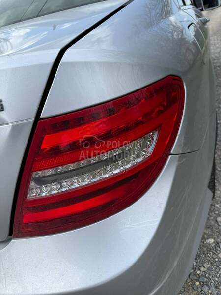 Mercedes Benz C Klasa -  kompletan auto u delovima