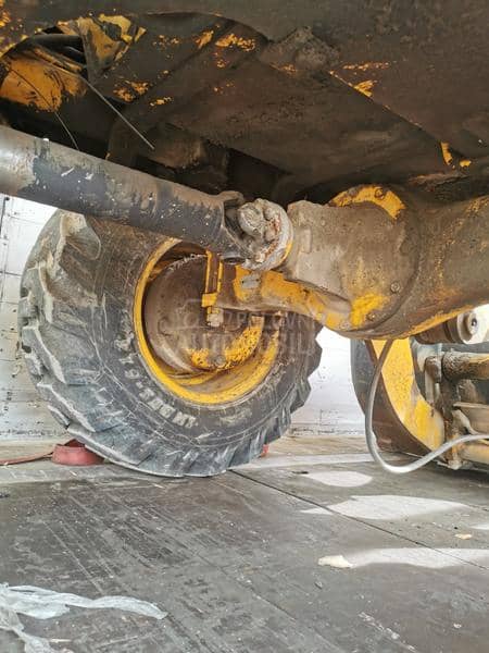 JCB utovarivac 407B