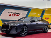 BMW M760e BW SKYL TV