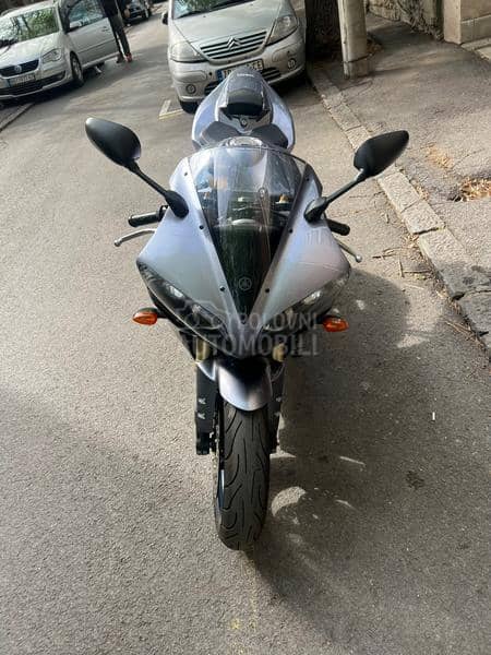 Yamaha r1
