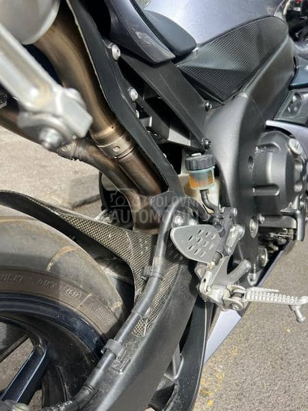 Yamaha r1