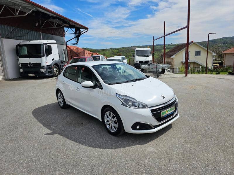 Peugeot 208 