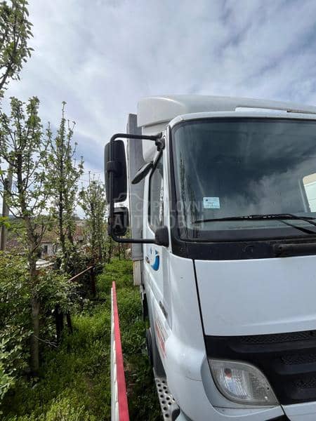 Mercedes Benz Atego 818 rampa