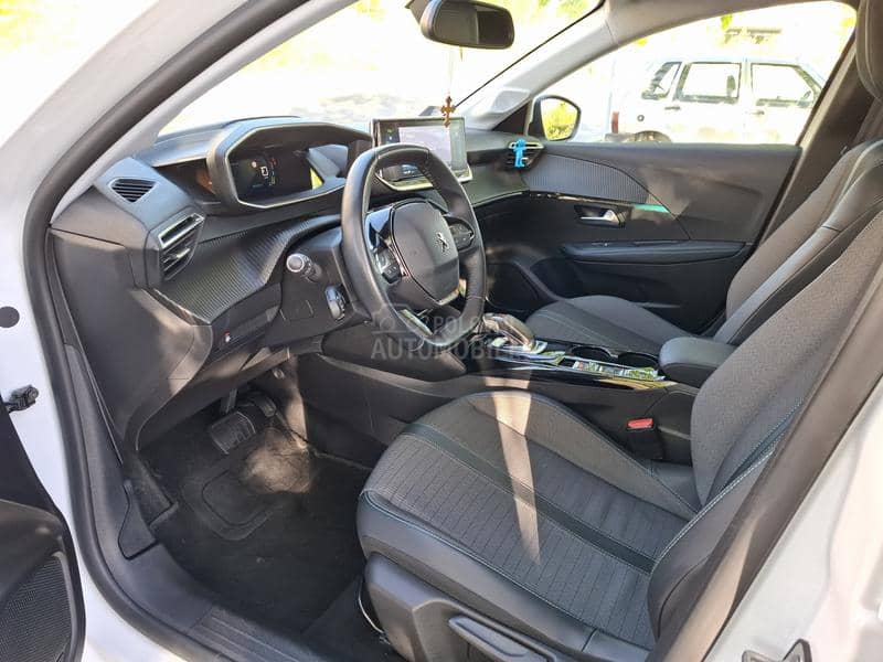 Peugeot 208 E 208 ALLURE AT