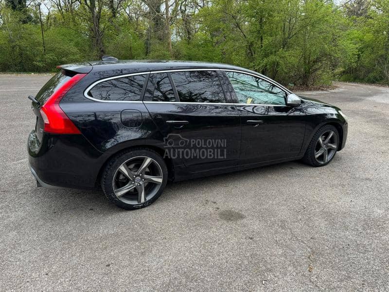 Volvo V60 2.0 D3 R-Design