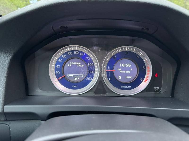 Volvo V60 2.0 D3 R-Design