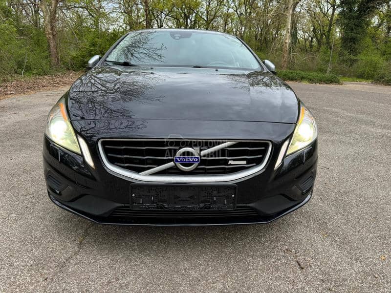 Volvo V60 2.0 D3 R-Design