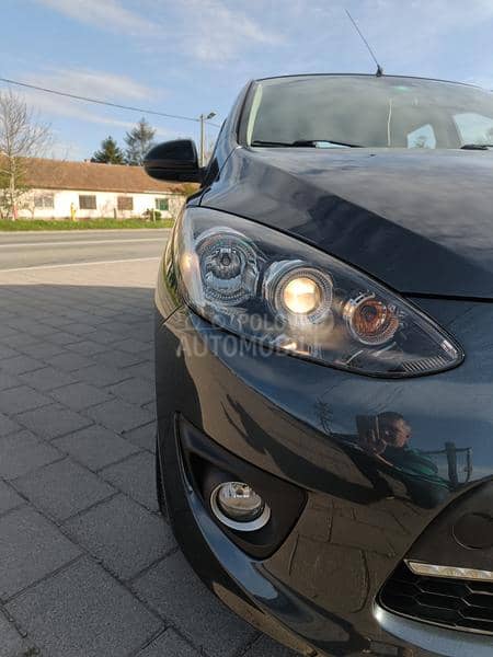 Mazda 2 sport