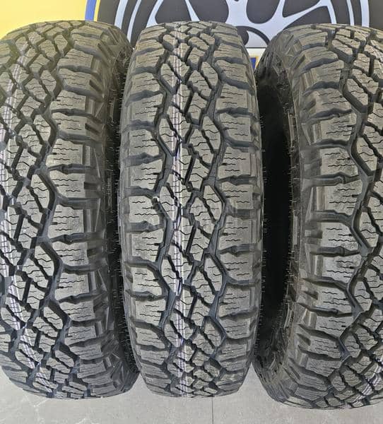 Goodyear 235/85 R16 Zimska