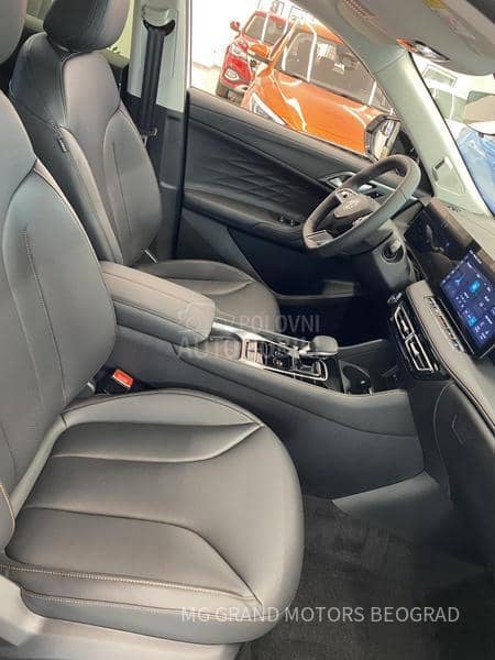 MG HS Luxury NOVI