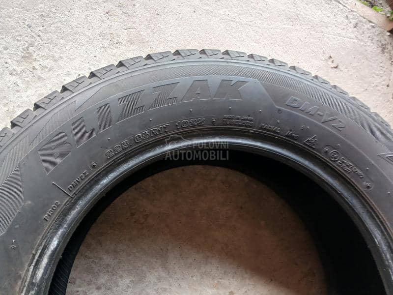 Bridgestone 225/65 R17 Zimska