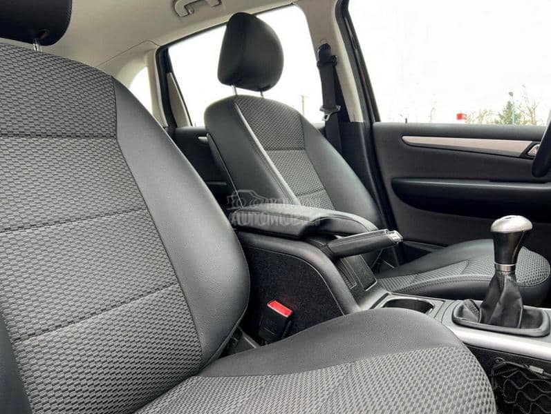 Mercedes Benz B 180 