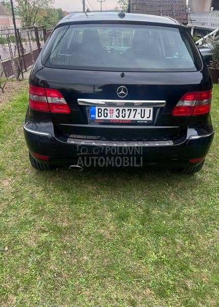 Mercedes Benz B 180 