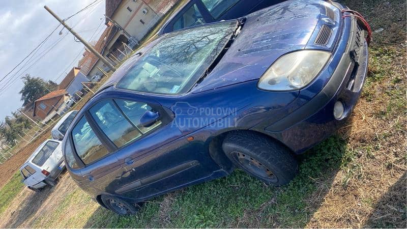 Renault Scenic 1.9dci 2002. god. -  kompletan auto u delovima