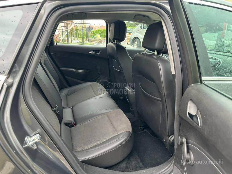 Opel Astra J 1.4 Turbo Nav CH