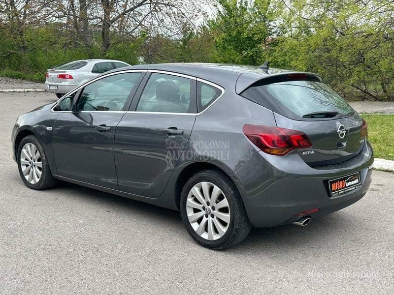 Opel Astra J 1.4 Turbo Nav CH