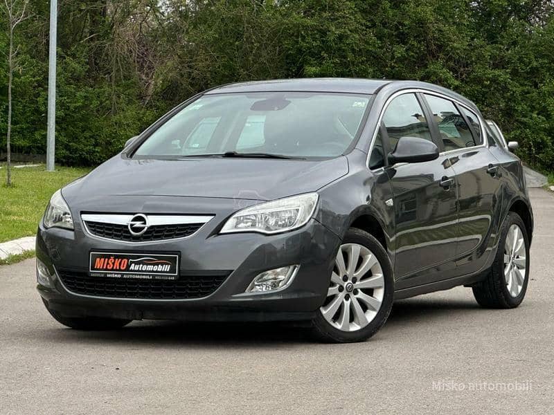 Opel Astra J 1.4 Turbo Nav CH