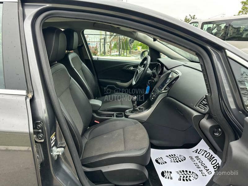 Opel Astra J 1.4 Turbo Nav CH