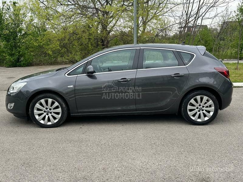 Opel Astra J 1.4 Turbo Nav CH