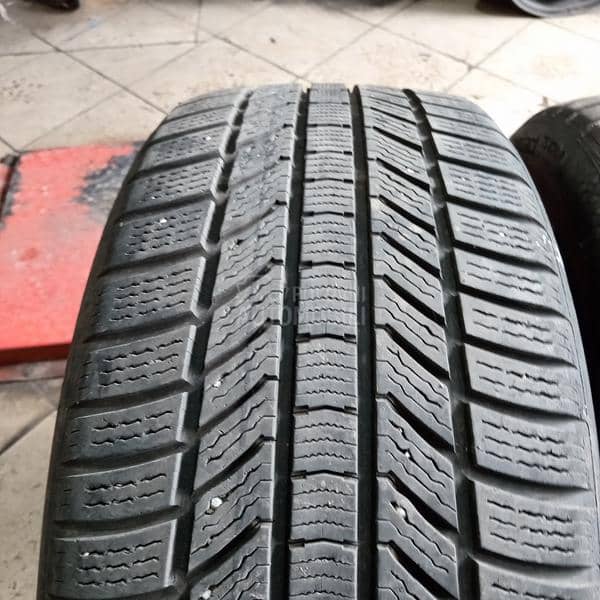 Continentalxl 235/45 R18 Zimska