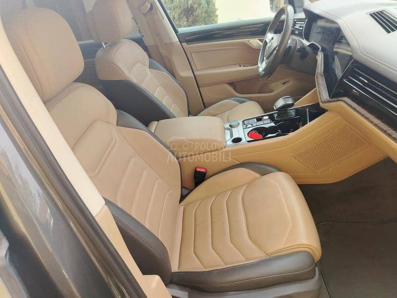 Volkswagen Touareg 3.0 tdi Virt dsg