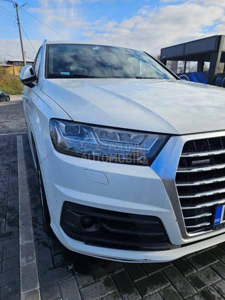 Audi Q7 3.0TDI/AUT/7sed