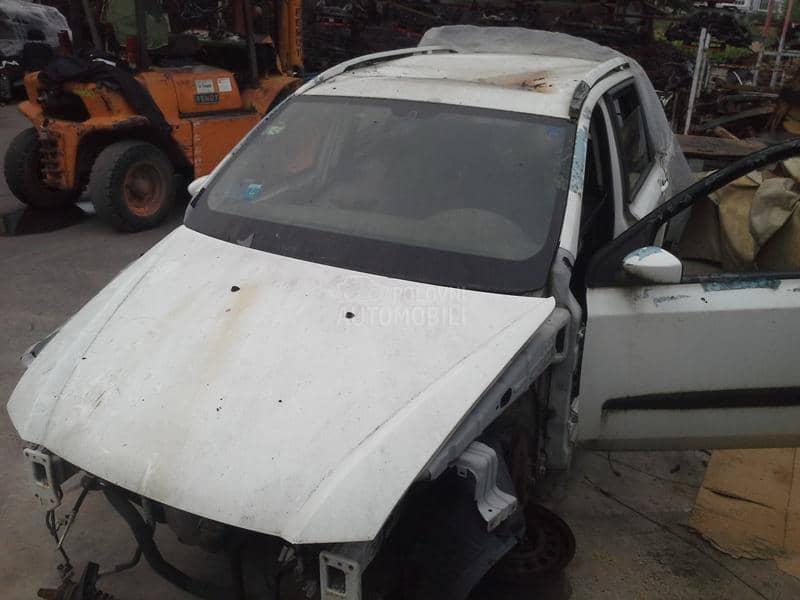 Fiat Stilo 2006 -  kompletan auto u delovima