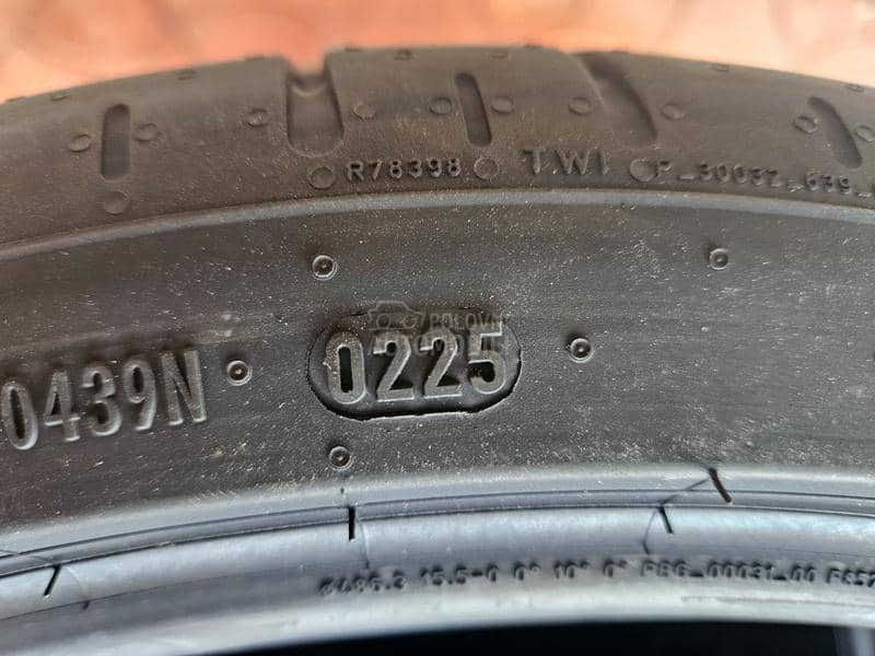 Pirelli 235/35 R19 Letnja